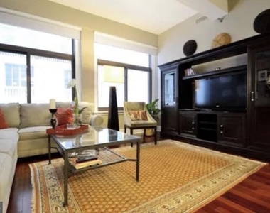 1500 Chestnut Street - Photo Thumbnail 4