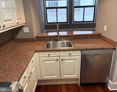1500 Chestnut Street - Photo Thumbnail 9
