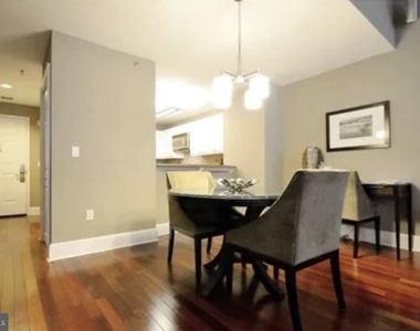 1500 Chestnut Street - Photo Thumbnail 5
