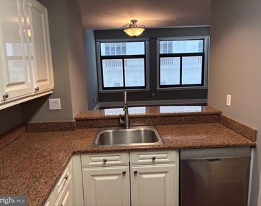 1500 Chestnut Street - Photo Thumbnail 10