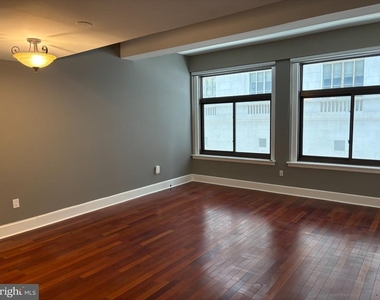 1500 Chestnut Street - Photo Thumbnail 19