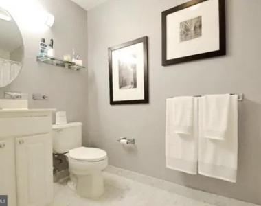 1500 Chestnut Street - Photo Thumbnail 16
