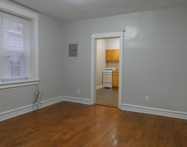 4207 Chester Avenue - Photo Thumbnail 5