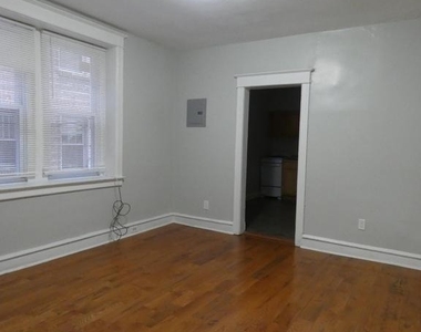 4207 Chester Avenue - Photo Thumbnail 3