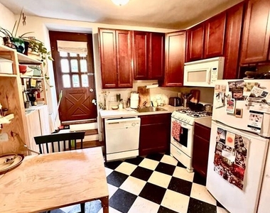 247 W Hansberry Street - Photo Thumbnail 3