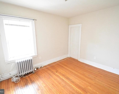 247 W Hansberry Street - Photo Thumbnail 13