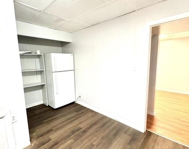 2097 Bridge Street - Photo Thumbnail 3