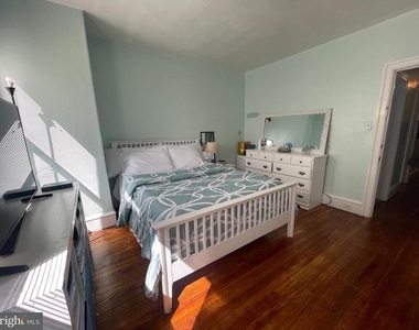 925 E Tioga Street - Photo Thumbnail 17