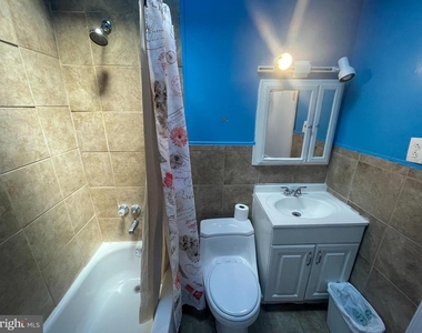 925 E Tioga Street - Photo Thumbnail 11