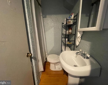 925 E Tioga Street - Photo Thumbnail 8