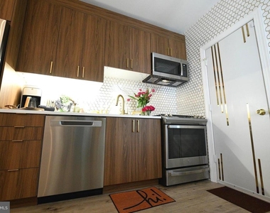 2952 N Bailey Street - Photo Thumbnail 2