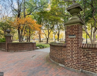 604 S Washington Square - Photo Thumbnail 16