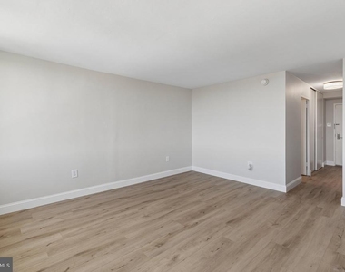 604 S Washington Square - Photo Thumbnail 1