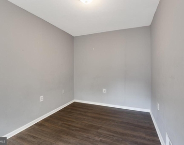 1719 Ridge Avenue - Photo Thumbnail 20