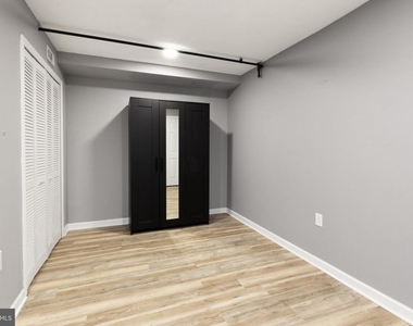 1719 Ridge Avenue - Photo Thumbnail 11