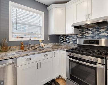 1719 Ridge Avenue - Photo Thumbnail 7