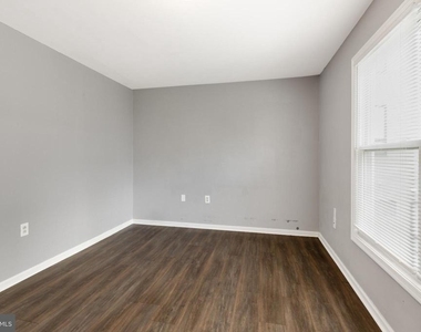 1719 Ridge Avenue - Photo Thumbnail 17