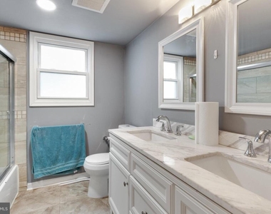 1719 Ridge Avenue - Photo Thumbnail 18