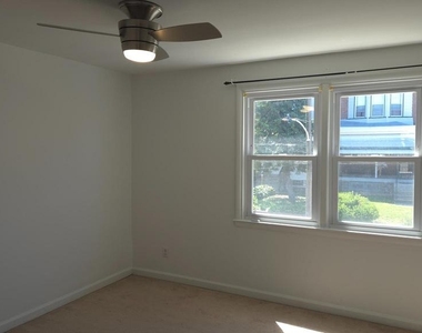 356 Krams Avenue - Photo Thumbnail 25