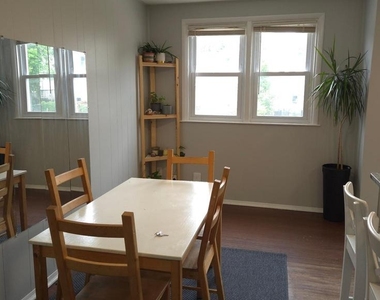 356 Krams Avenue - Photo Thumbnail 12