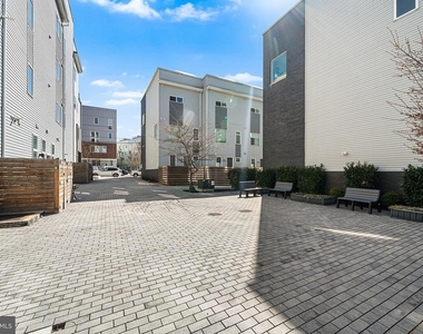 1640 N 5th Court - Photo Thumbnail 15