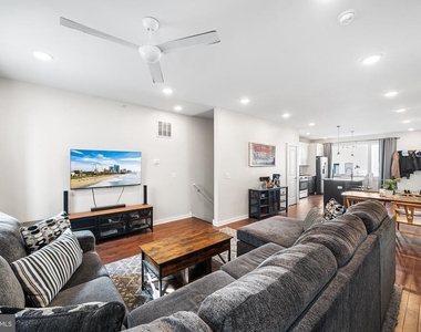 1640 N 5th Court - Photo Thumbnail 6