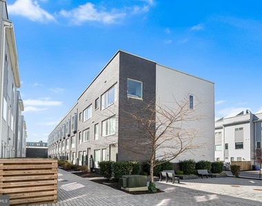 1640 N 5th Court - Photo Thumbnail 14