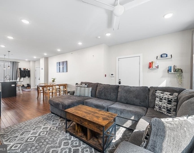 1640 N 5th Court - Photo Thumbnail 5