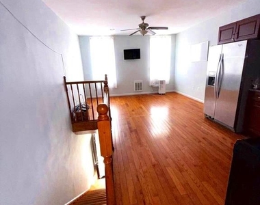 3334 N Front Street - Photo Thumbnail 2