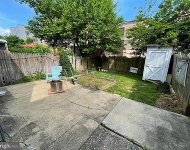 417 Leverington Avenue - Photo Thumbnail 20