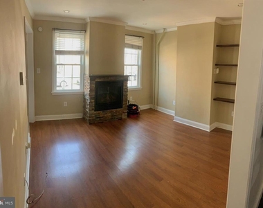 417 Leverington Avenue - Photo Thumbnail 3
