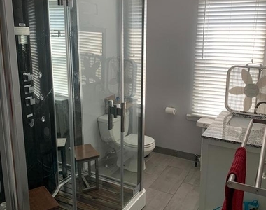 417 Leverington Avenue - Photo Thumbnail 14