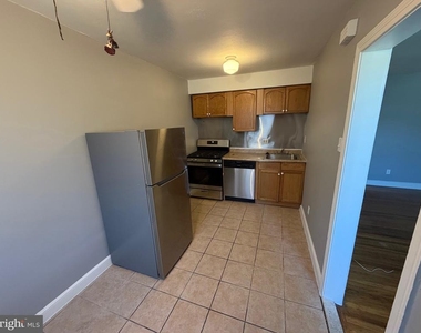 3021 Tyson Avenue - Photo Thumbnail 6