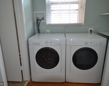 1010 Clinton Street - Photo Thumbnail 13