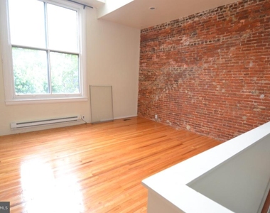 1010 Clinton Street - Photo Thumbnail 5