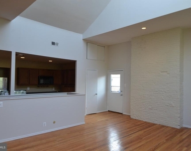 1010 Clinton Street - Photo Thumbnail 7