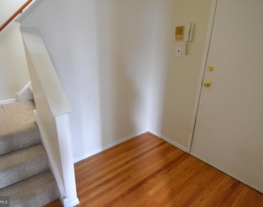 1010 Clinton Street - Photo Thumbnail 2