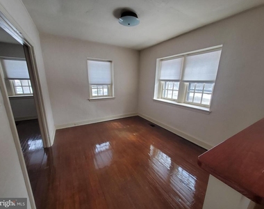 126 Argyle Road - Photo Thumbnail 3