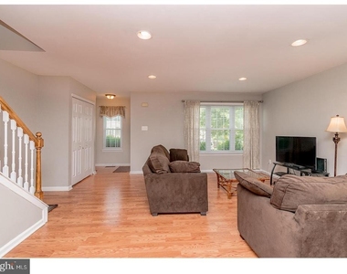 106 Fir Drive - Photo Thumbnail 4