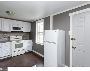 849 Queen Street - Photo Thumbnail 13