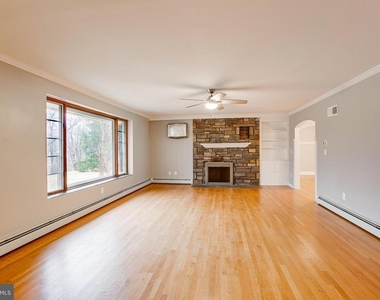 937 Palmers Mill Road - Photo Thumbnail 3