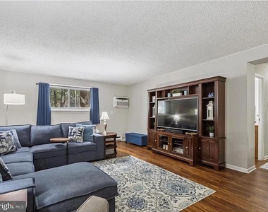 400 Glendale Road - Photo Thumbnail 2