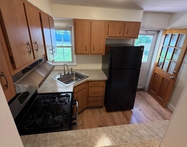 1629 Lincoln Avenue - Photo Thumbnail 4