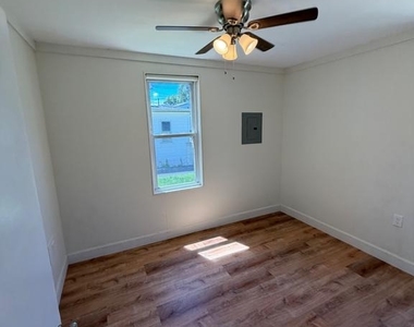 1629 Lincoln Avenue - Photo Thumbnail 28