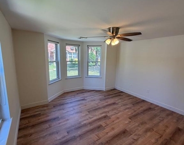 1629 Lincoln Avenue - Photo Thumbnail 16