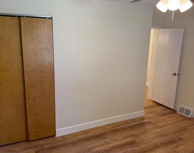 1629 Lincoln Avenue - Photo Thumbnail 23