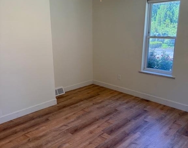 1629 Lincoln Avenue - Photo Thumbnail 18