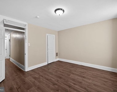652 Emerald Street - Photo Thumbnail 10