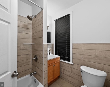652 Emerald Street - Photo Thumbnail 5