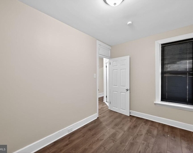 652 Emerald Street - Photo Thumbnail 12